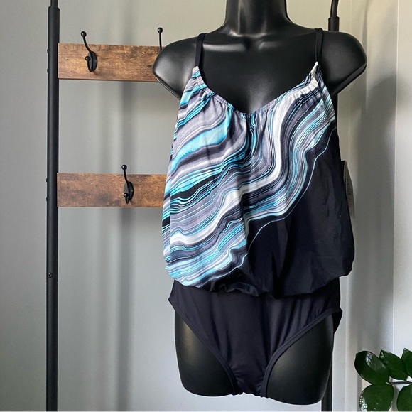 Coco Reef Contours shapemaker Amaris V-Neck Bra Sized One Piece Swimsuit size 12 - Picture 2 of 7